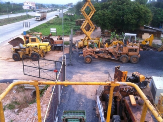 รถปูยาง hanta 250 ล้อยาง