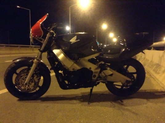 ขายหรือแลก CBR400rr อินวอย์ รถ พร้อมใช้คับ ไม่มีเวลาขับ คับ มีรถอะไร ลองเสนอได้คับ