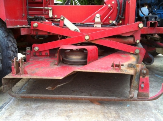 ขายรถตัดหญ้านั่งขับ (รถเก่าญี่ปุ่น)