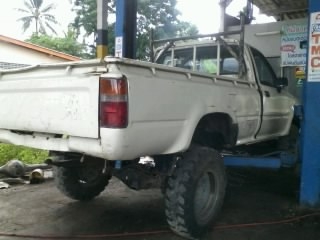 ขาย TOYOTA  หัวเดียว LN 106 บาง สวยพอใชั 4x4 เครื่อง3L  2800ccหรือแลกจิ๊ปหรืออื่นๆ ลองโทรๆๆๆๆ