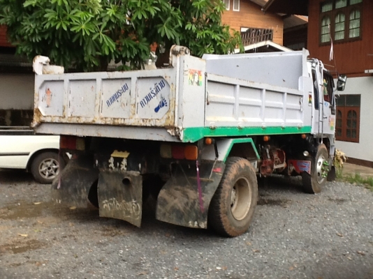 ขายด่วน HINo 185 hp เพลาหลัง FOSO ยาง900 /20 ทะเบียนเต็มรถพร้อมใช้วิ่งงานทุวัน