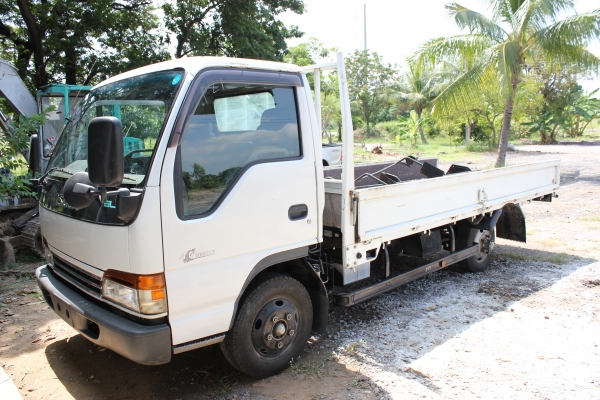 isuzu npr 145hp เก่านอกราคาถูก ไม่รวมทะเบียน