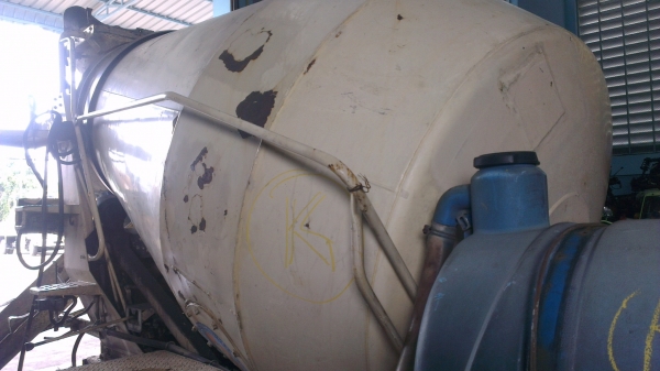 รถโม่ปูน Isuzu Rocky ตาหวาน ตัวกระจังเขียวรุ่นสุดท้าย 195แรง  โม่ใหญ่ 3Q สภาพเทพเลย