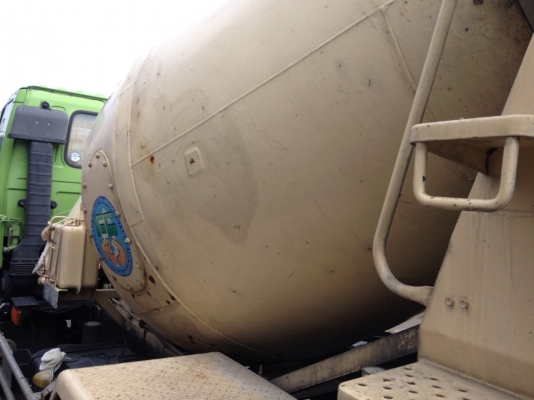 รถโม่ปูน Isuzu Rocky ตาหวาน ตัวกระจังเขียวรุ่นสุดท้าย 195แรง  โม่ใหญ่ 3Q สภาพเทพเลย