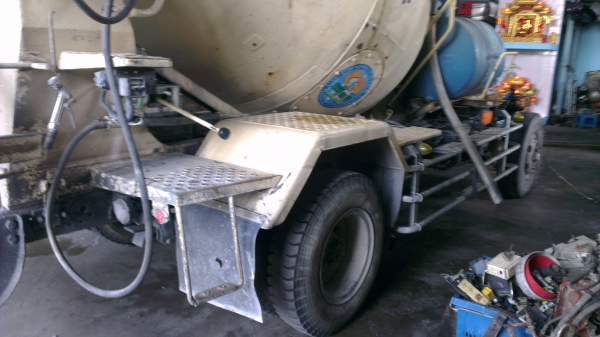 รถโม่ปูน Isuzu Rocky ตาหวาน ตัวกระจังเขียวรุ่นสุดท้าย 195แรง  โม่ใหญ่ 3Q สภาพเทพเลย