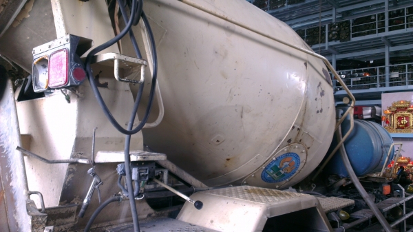 รถโม่ปูน Isuzu Rocky ตาหวาน ตัวกระจังเขียวรุ่นสุดท้าย 195แรง  โม่ใหญ่ 3Q สภาพเทพเลย