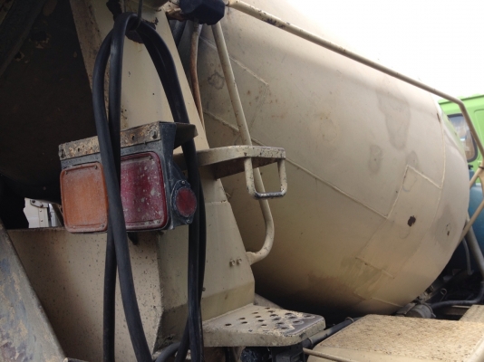 รถโม่ปูน Isuzu Rocky ตาหวาน ตัวกระจังเขียวรุ่นสุดท้าย 195แรง  โม่ใหญ่ 3Q สภาพเทพเลย