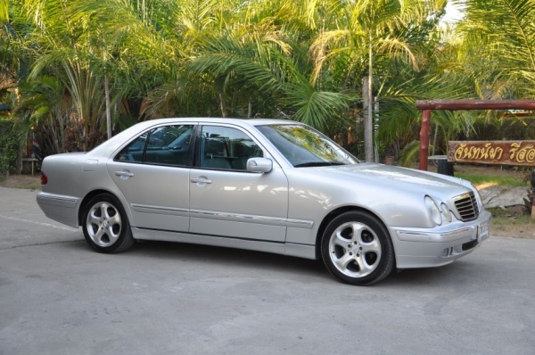 ขายbenz e200ตัวTOPสุด kompressor(AVANTGARDE)ปี2002 สภาพสวยเดิม 830,000 บาท