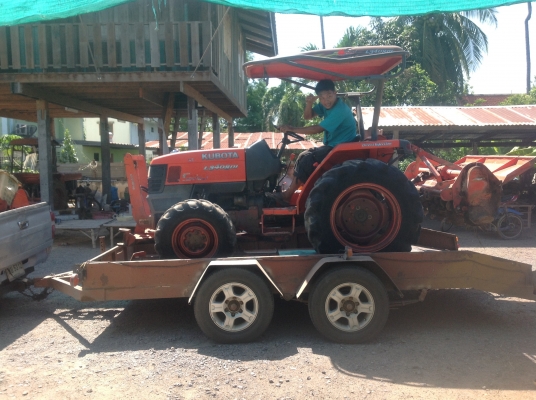 ปัญญาแทรคเตอร์มาแล้ว...จัดมาให้ครับ คูโบต้า L3408 DI พร้อมใบมีด โรตาลี่ตราช้าง สภาพเดิมๆ เล่มทะเบียนพร้อมครับ