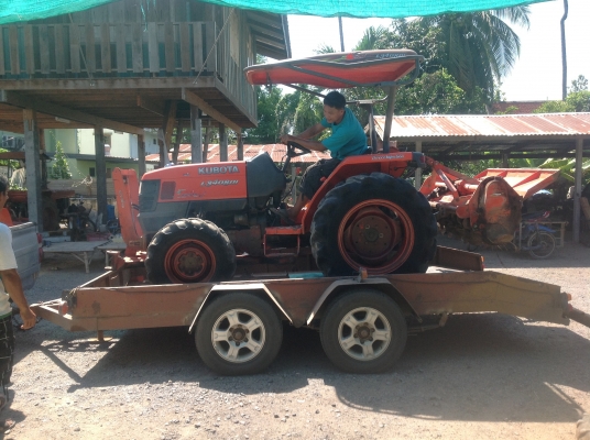 ปัญญาแทรคเตอร์มาแล้ว...จัดมาให้ครับ คูโบต้า L3408 DI พร้อมใบมีด โรตาลี่ตราช้าง สภาพเดิมๆ เล่มทะเบียนพร้อมครับ