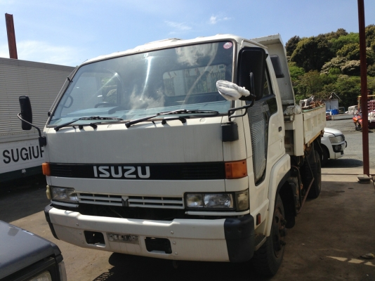 รถดั้มญี่ปุ่น 6ล้อกลาง NRR  195แรง