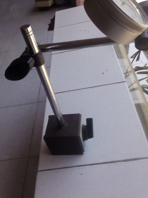 ชุดไดอัลเกจความละเอียด 0.01 มม. วัดได้ 10 มม. พร้อมขายึดแบบแม่เหล็กปรับตำแหน่งการวัดได้ ชุดไดอัลเกจความละเอียด 0.01 มม. วัดได้ 10 มม. พร้อมขายึดแบบแม่เหล็กปรับตำแหน่งการวัดได้