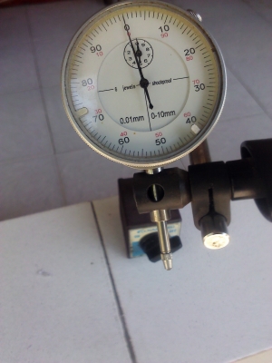 ชุดไดอัลเกจความละเอียด 0.01 มม. วัดได้ 10 มม. พร้อมขายึดแบบแม่เหล็กปรับตำแหน่งการวัดได้