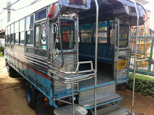 ขายรถบรรทุก 6 ล้อ อีซูซุ NPR เครื่อง 4HF 135 แรงม้า กระบะโดยสาร เครื่องดี คัสซีสวย ทะเบียนพร้อมโอน