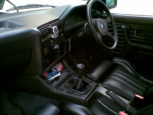 ขาย bmw e30 สีดำ4ประตู เครืองm10หัวฉีด พวงมาลัยเพาเวอร์ กระจกไฟฟ้า