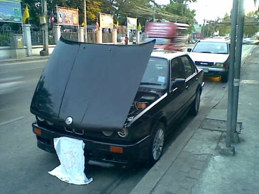 ขาย bmw e30 สีดำ4ประตู เครืองm10หัวฉีด พวงมาลัยเพาเวอร์ กระจกไฟฟ้า