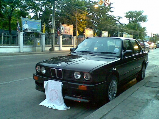 ขาย bmw e30 สีดำ4ประตู เครืองm10หัวฉีด พวงมาลัยเพาเวอร์ กระจกไฟฟ้า