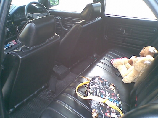 ขาย bmw e30 สีดำ4ประตู เครืองm10หัวฉีด พวงมาลัยเพาเวอร์ กระจกไฟฟ้า