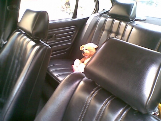 ขาย bmw e30 สีดำ4ประตู เครืองm10หัวฉีด พวงมาลัยเพาเวอร์ กระจกไฟฟ้า