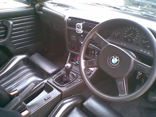 ขาย bmw e30 สีดำ4ประตู เครืองm10หัวฉีด พวงมาลัยเพาเวอร์ กระจกไฟฟ้า