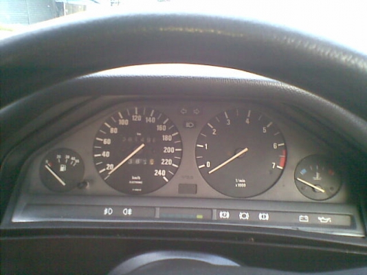 ขาย bmw e30 สีดำ4ประตู เครืองm10หัวฉีด พวงมาลัยเพาเวอร์ กระจกไฟฟ้า