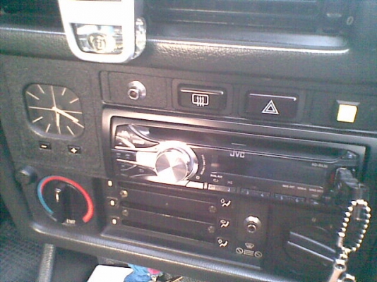 ขาย bmw e30 สีดำ4ประตู เครืองm10หัวฉีด พวงมาลัยเพาเวอร์ กระจกไฟฟ้า