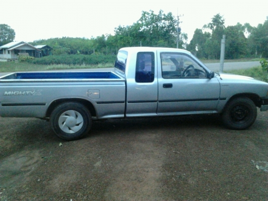 TOYOTA HILUX MIGHTY-X EXTRACAB 2.5 MT ปี 33 รถบ้านสภาพดีเดิมๆทั้งคันไม่มีชนหนัก เครื่องแห้งแรงดีไม่เยิ้ม ภายในเก๋งคอนโซลสวยครบพร้อม แอร์เย็น กระบะปูพื้นยางลานเนอร์ ช่วงล่างแน่นดี คัชซีสวยมากๆ ยางสภาพดี 70\% พร้อมใช้งาน เอกสารทะเบียนภาษีครบพร้อมโอน ราคาต่อร