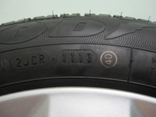 ขายล้อแม็ก Honda Jazz พร้อมยางถอดป้ายแดงปี 13 วิ่งไม่ถึง 100 โล ขายล้อแม็ก Honda Jazz พร้อมยางถอดป้ายแดงปี 13 วิ่งไม่ถึง 100 โล