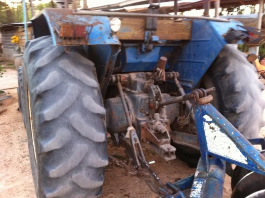ขายรถไถ FORD NEW HOLLAND 6640 ขายรถไถ FORD NEW HOLLAND 6640