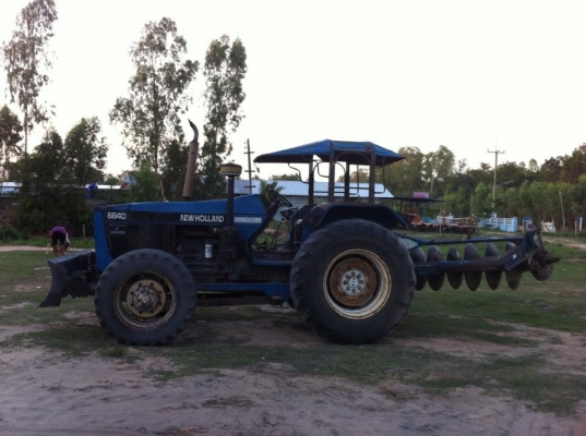 ขายรถไถ FORD NEW HOLLAND 6640 ขายรถไถ FORD NEW HOLLAND 6640