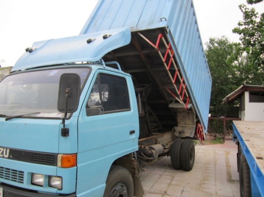 6 ล้อดั๊มเกษตร / อีซูซุ / 110 แรง