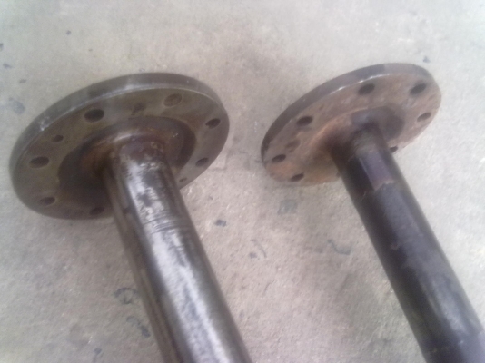 ขายเพลาข้างรถหกล้ออีสุ NPR ตามสภาพ 2 เส้นราคา2200บาท