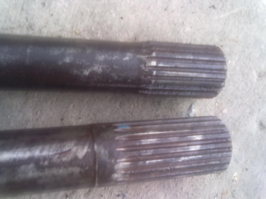 ขายเพลาข้างรถหกล้ออีสุ NPR ตามสภาพ 2 เส้นราคา2200บาท