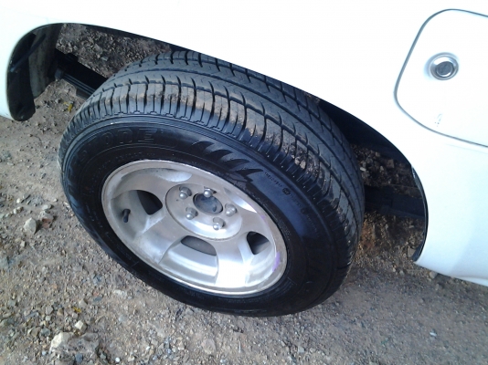 รถ พร้อมใช้ แม็ค15ยางใหม่4เส้น เครื่องดี เชชซีสวย ปี2001