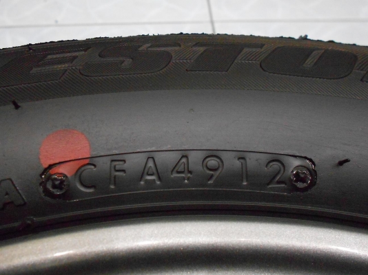 ขายล้อแม็ก Toyota Vios ขอบ 15 รุ่นพิเศษ 50 ปีโตโยต้า พร้อมยางป้ายแดงปี 12/เทิร์นได้-ใส่ฟรีค่ะ