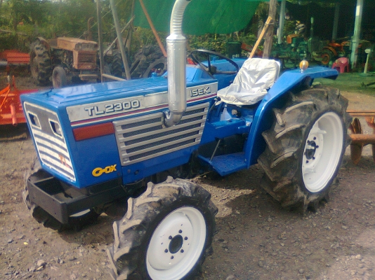 อิซากิ TL2300 ขับเคลื่อน 4WD ผานพรวน 5 ใบ โลตารี่ตีดิน