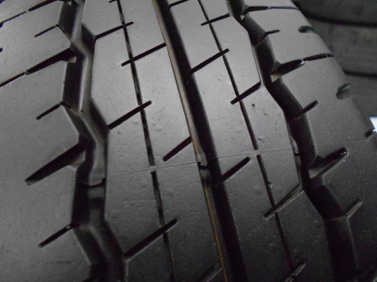 ขายยาง Dunlop 215/70/16 ปี 12 ป้ายแดง 4 เส้น/ถอด ถ่วง ใส่ฟรีค่ะ