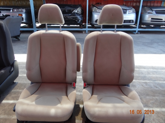 เบาะรถยนต์ Model.22 เบาะเดิมๆแท้นำเข้า สีครีมอยู่ในรถ HONDA FIT(JAZZ ในไทย)