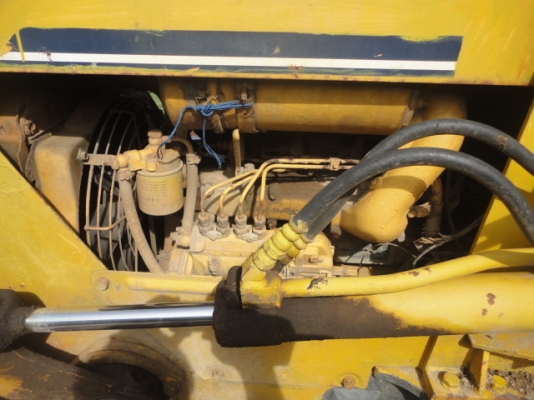 รถแทรกเตอร์ KOMATSU D20P-5 สภาพพร้อมใช้