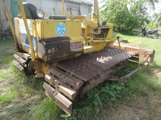 รถแทรกเตอร์ KOMATSU D20P-5 สภาพพร้อมใช้