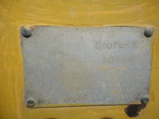 รถแทรกเตอร์ KOMATSU D20P-5 สภาพพร้อมใช้