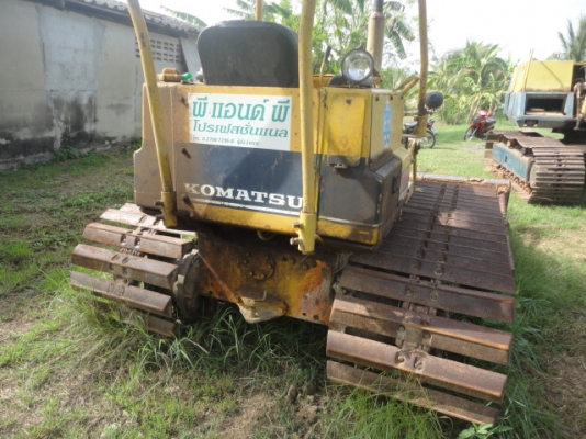รถแทรกเตอร์ KOMATSU D20P-5 สภาพพร้อมใช้