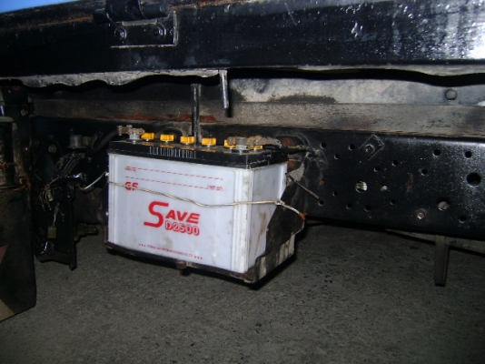 ISUZU รถสี่ล้อ NHR 55 E เครื่องดีเซล 4JB1หัวยกได้ เครื่องดี คัซซีสวยมาก แอร์เย็น ทะเบียนวิ่ง24ชม. ISUZU, รถบรรทุก 4 ล้อ  สีน้ำเงิน เกียร์ธรรมดา ทะเบียนป้ายเขียวไม่ติดเวลา  รถ4ล้อ NHR55E เครื่องยนต์ดีเซล4JB1 เครื่อง2800cc.หัวยกได้ เครื่องดีไม่มีไอแน่นฯ คัซ