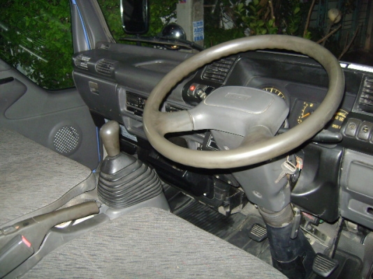 ISUZU รถสี่ล้อ NHR 55 E เครื่องดีเซล 4JB1หัวยกได้ เครื่องดี คัซซีสวยมาก แอร์เย็น ทะเบียนวิ่ง24ชม. ISUZU, รถบรรทุก 4 ล้อ  สีน้ำเงิน เกียร์ธรรมดา ทะเบียนป้ายเขียวไม่ติดเวลา  รถ4ล้อ NHR55E เครื่องยนต์ดีเซล4JB1 เครื่อง2800cc.หัวยกได้ เครื่องดีไม่มีไอแน่นฯ คัซ