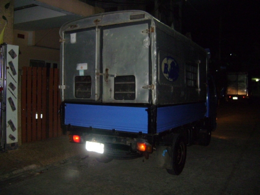 ISUZU รถสี่ล้อ NHR 55 E เครื่องดีเซล 4JB1หัวยกได้ เครื่องดี คัซซีสวยมาก แอร์เย็น ทะเบียนวิ่ง24ชม. ISUZU, รถบรรทุก 4 ล้อ  สีน้ำเงิน เกียร์ธรรมดา ทะเบียนป้ายเขียวไม่ติดเวลา  รถ4ล้อ NHR55E เครื่องยนต์ดีเซล4JB1 เครื่อง2800cc.หัวยกได้ เครื่องดีไม่มีไอแน่นฯ คัซ