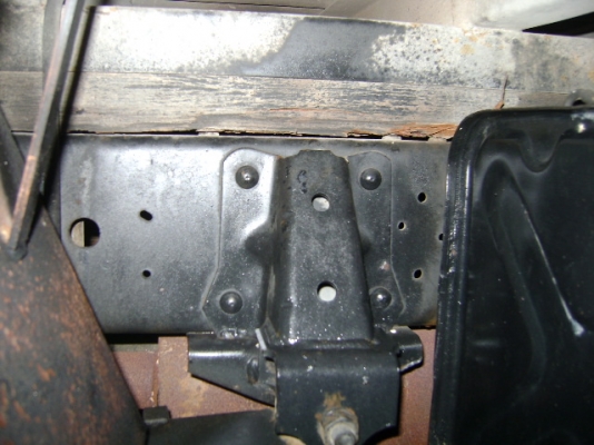 ISUZU รถสี่ล้อ NHR 55 E เครื่องดีเซล 4JB1หัวยกได้ เครื่องดี คัซซีสวยมาก แอร์เย็น ทะเบียนวิ่ง24ชม. ISUZU, รถบรรทุก 4 ล้อ  สีน้ำเงิน เกียร์ธรรมดา ทะเบียนป้ายเขียวไม่ติดเวลา  รถ4ล้อ NHR55E เครื่องยนต์ดีเซล4JB1 เครื่อง2800cc.หัวยกได้ เครื่องดีไม่มีไอแน่นฯ คัซ