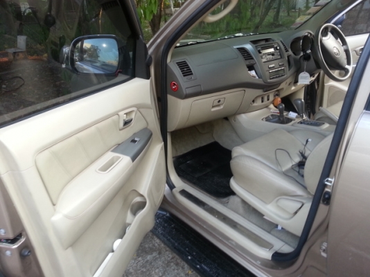 ขาย fortunner 4x4 ปี 48 สวยจัด สีบรอนทอง ขาย fortunner 4x4 ปี 48 สวยจัด สีบรอนทอง