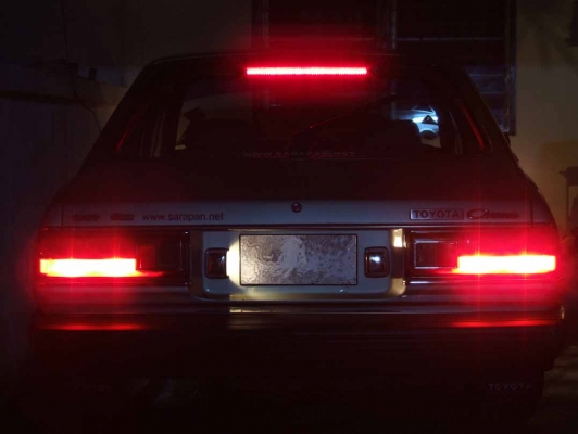 ฝนตก..ฝนตก..ฝนตก.. ทัศนวิสัยไม่ดี แล้วรถคุณมี????ไฟเบรคดวงที่ 3