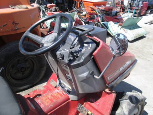 รหัส:13001173รถพรวนดินนั่งขับเครื่องยนต์เบนซิลGC05ขนาด11PS.สภาพสวยพร้อมโรตารี่สามารถถอดเข้าออกได้