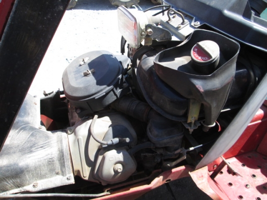 รหัส:13001173รถพรวนดินนั่งขับเครื่องยนต์เบนซิลGC05ขนาด11PS.สภาพสวยพร้อมโรตารี่สามารถถอดเข้าออกได้